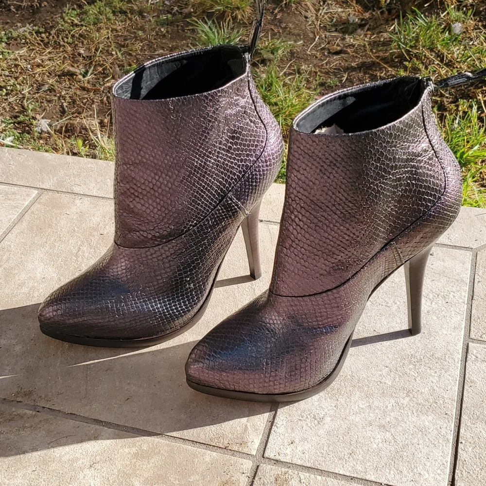 *SALE* AllSaints metallic boots - Picture 2 of 10